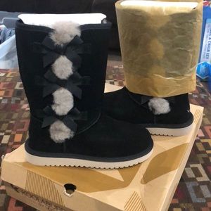 Uggs size 7 NEW